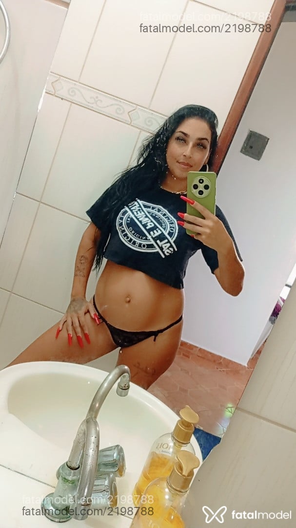 Acompanhante mulher morena (o) de olhos verdes em Caraguatatuba - Colômbia