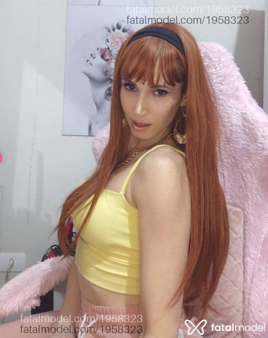 Acompanhante mulher com cabelo castanho de olhos pretos em Virtual - Kate Irresistivel
