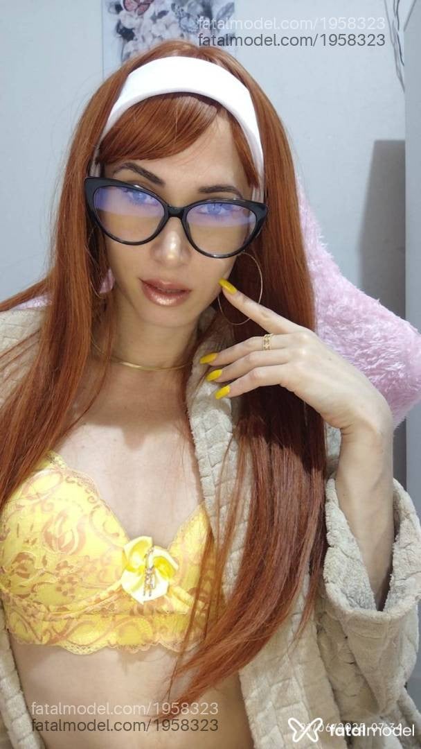 Acompanhante mulher com cabelo castanho de olhos pretos em Virtual - Kate Irresistivel
