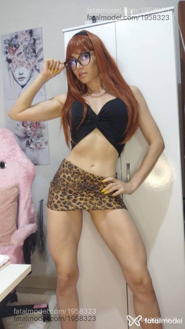 Acompanhante mulher com cabelo castanho de olhos pretos em Virtual - Kate Irresistivel