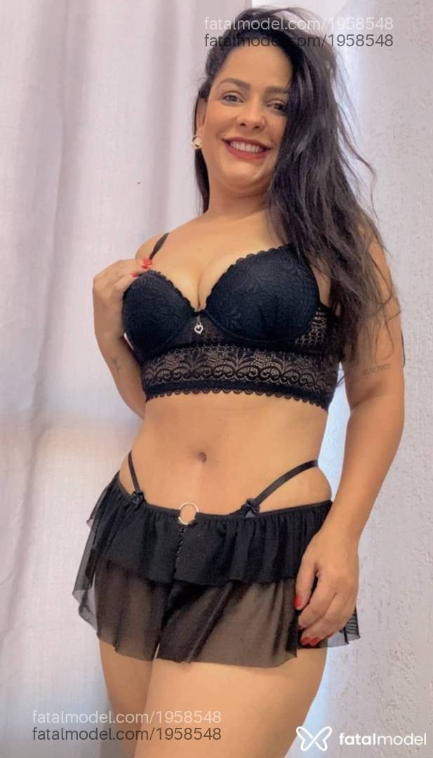 Acompanhante mulher morena (o) de olhos castanhos - Renata Maia