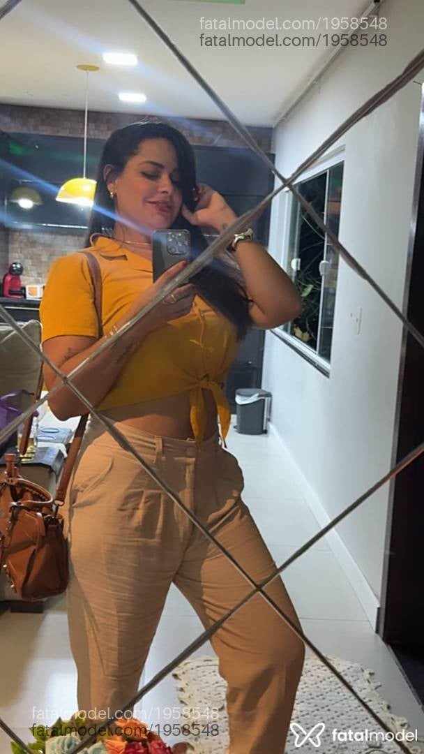 Acompanhante mulher morena (o) de olhos castanhos - Renata Maia