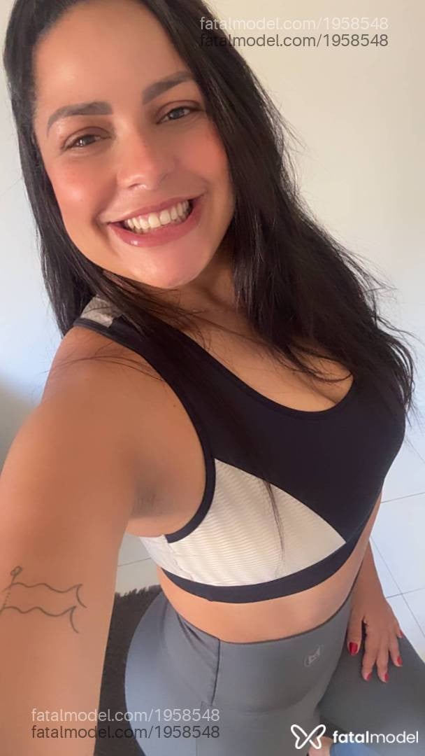 Acompanhante mulher morena (o) de olhos castanhos - Renata Maia