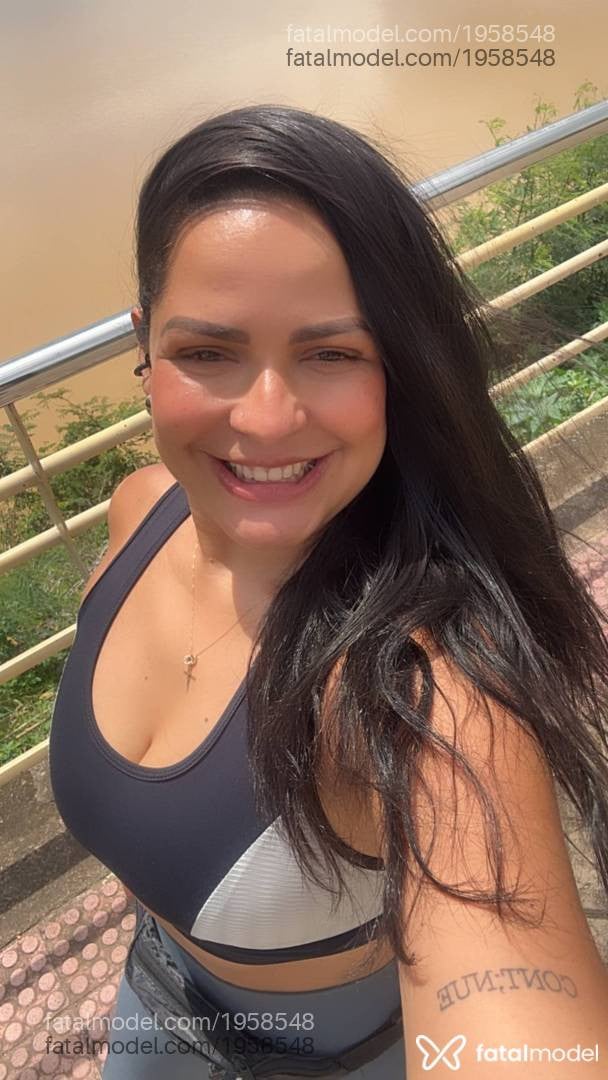 Acompanhante mulher morena (o) de olhos castanhos - Renata Maia