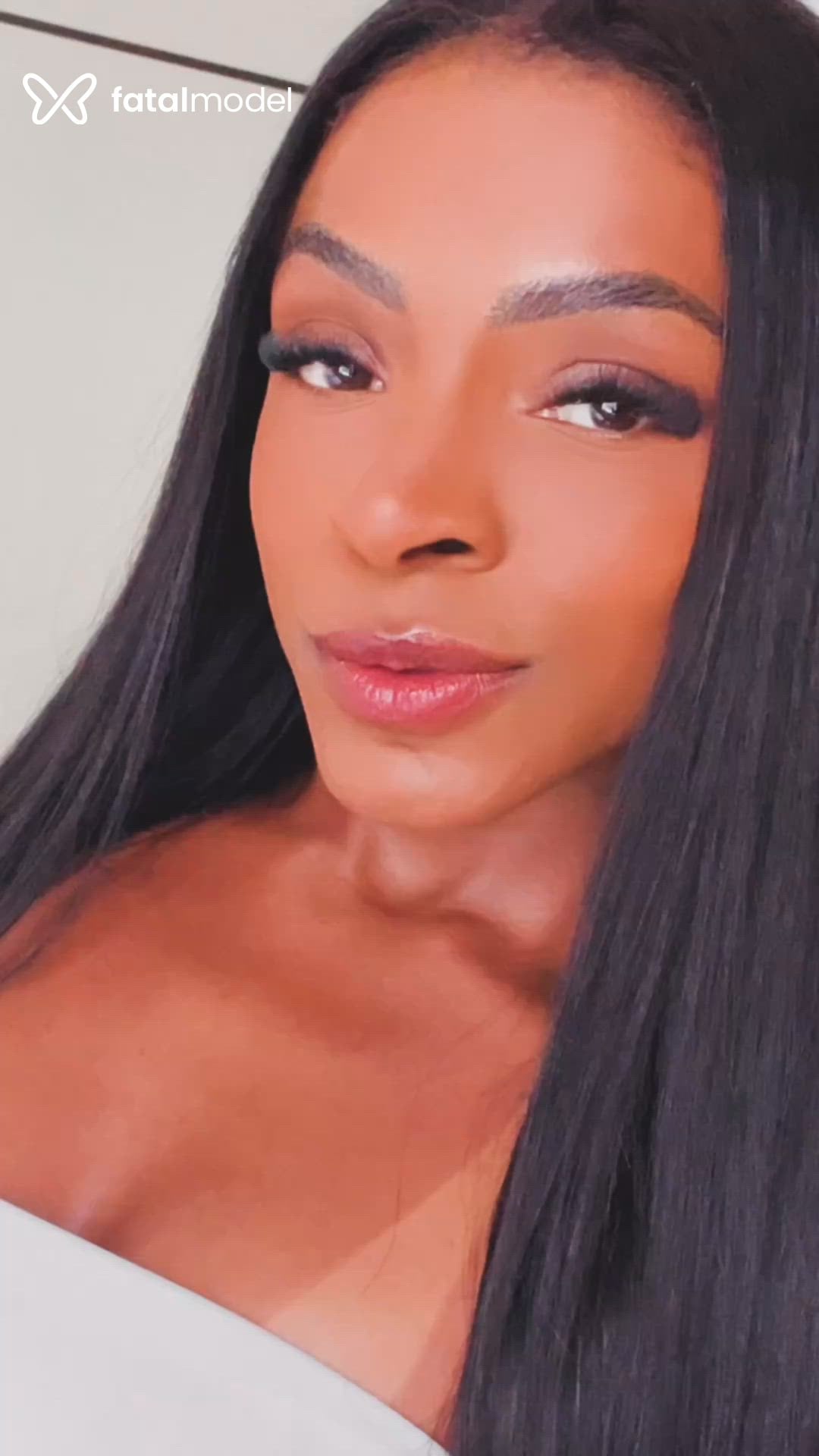 Acompanhante mulher com cabelo castanho de olhos castanhos em Aracruz Acompanhante mulher com cabelo castanho de olhos castanhos em Aracruz - Aline Couto