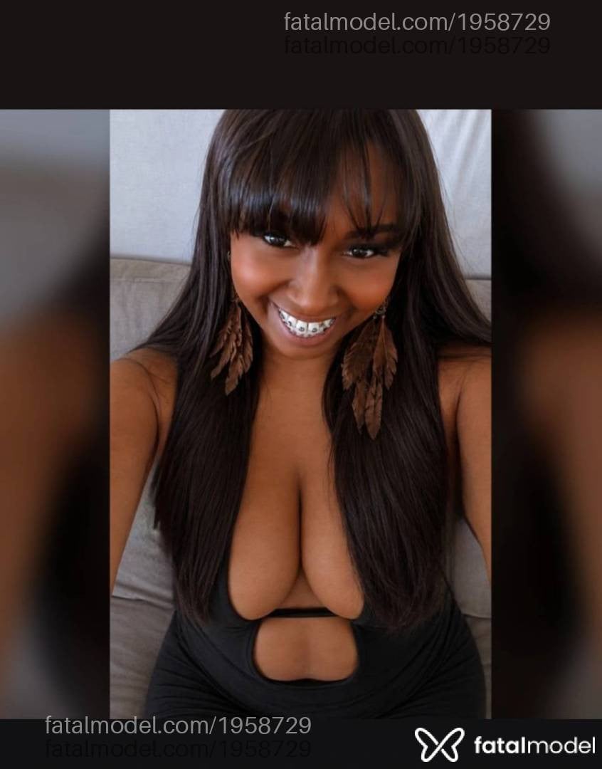 Acompanhante mulher com cabelo castanho de olhos castanhos - Raiara vorcaro