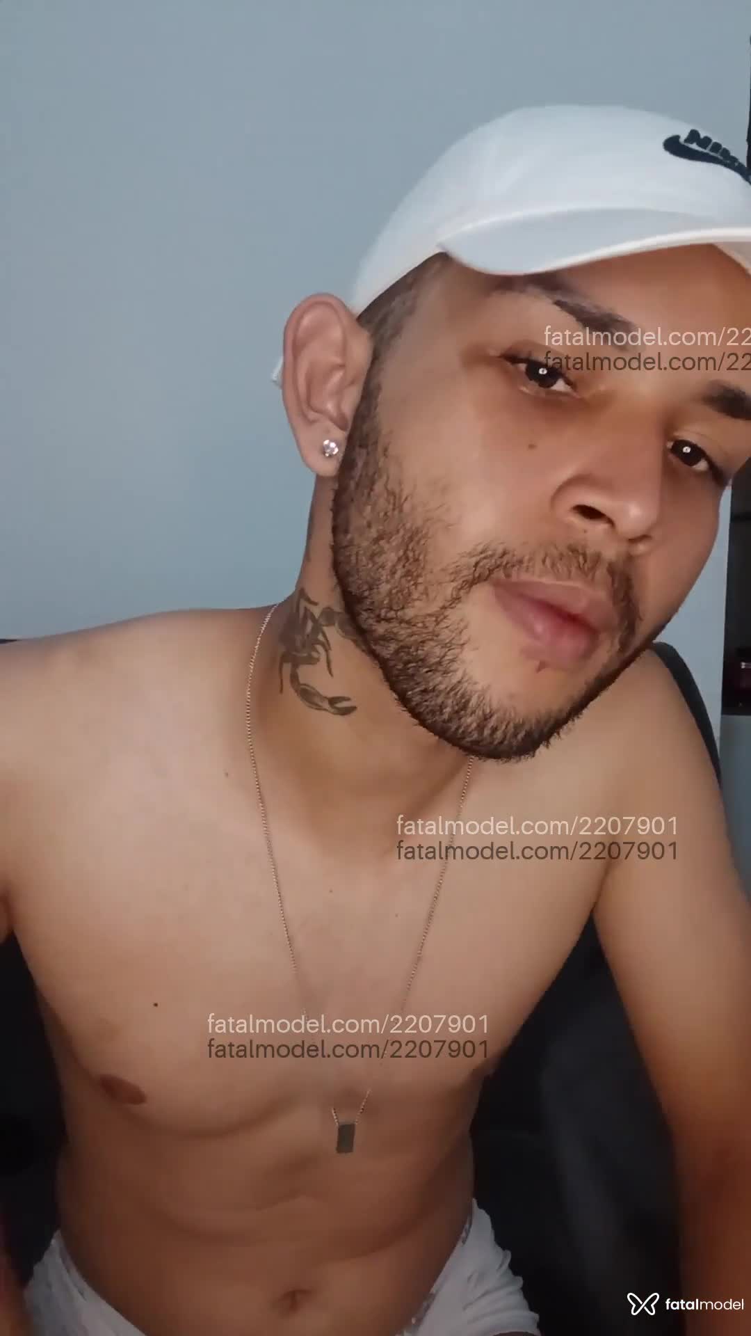 Acompanhante homem morena (o) de olhos castanhos em Virtual Acompanhante homem morena (o) de olhos castanhos em Virtual - Escorpiano Xv