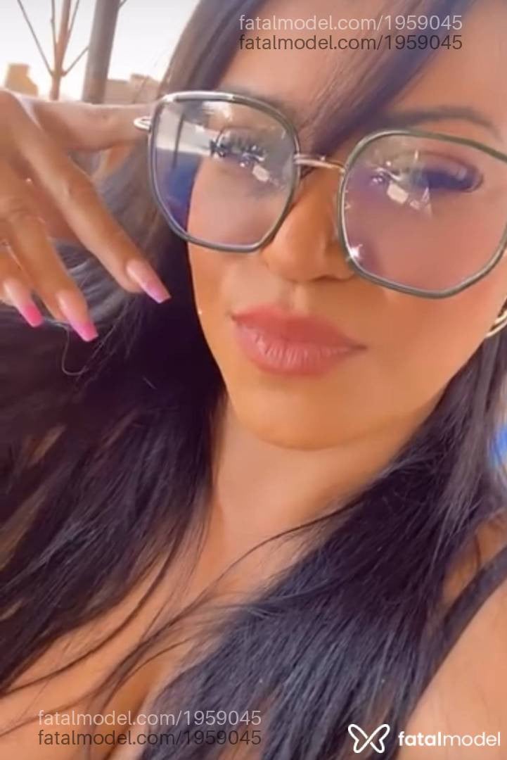 Acompanhante mulher morena (o) de olhos pretos - Melzinhaa Duarte Acompanhante mulher morena (o) de olhos pretos - Melzinhaa Duarte