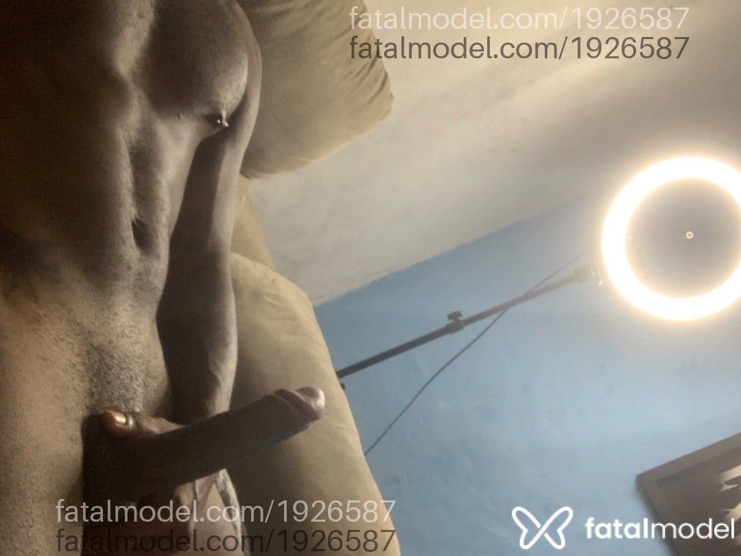 Acompanhante homem morena (o) de olhos castanhos em Feira de Santana Acompanhante homem morena (o) de olhos castanhos em Feira de Santana - Luan Baiano