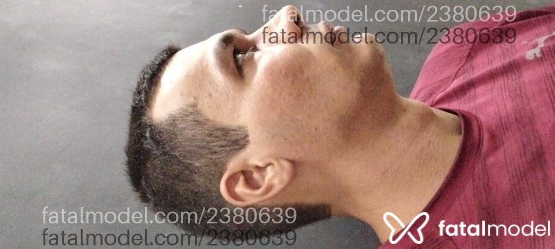 Acompanhante homem com cabelo castanho de olhos pretos - Paulo Vieira
