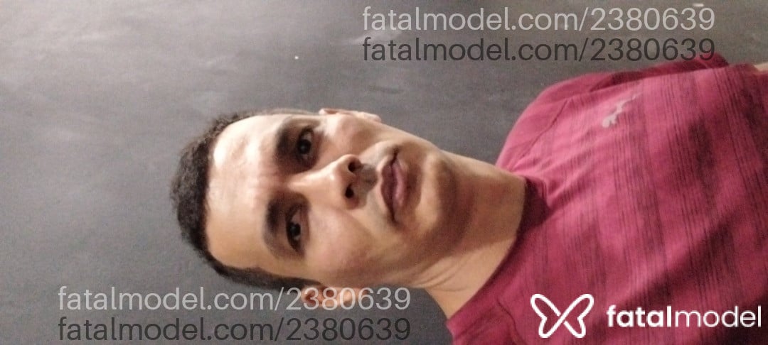 Acompanhante homem com cabelo castanho de olhos pretos - Paulo Vieira