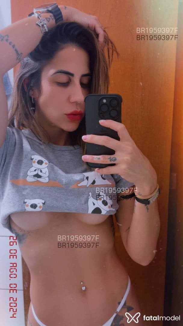 Acompanhante mulher com cabelo castanho de olhos castanhos em Brasília - Thaís Lima