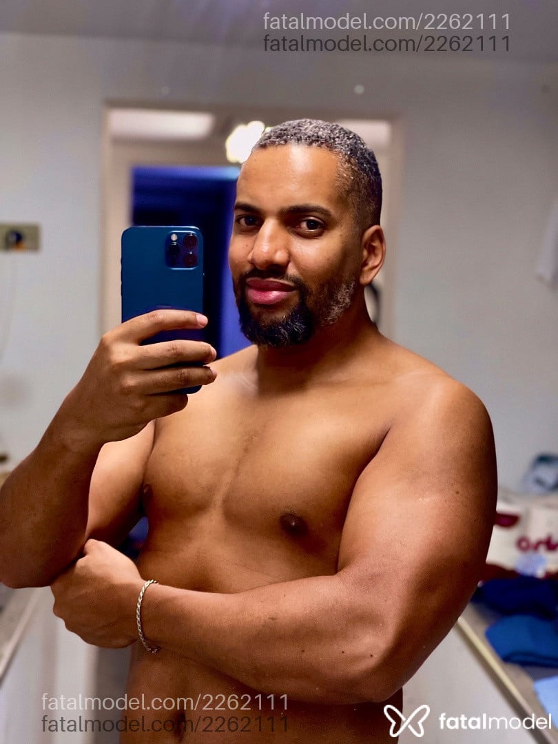 Acompanhante homem com cabelo castanho de olhos castanhos em São Paulo - Ricardo Santos