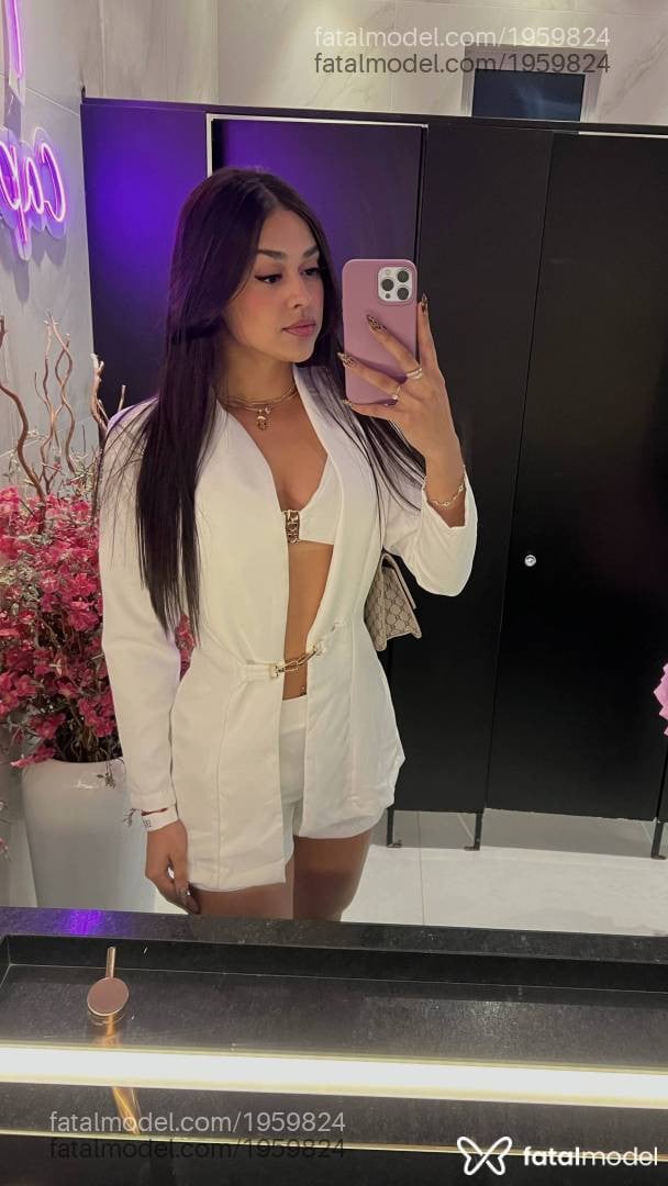 Acompanhante mulher morena (o) de olhos pretos em Balneário Camboriú - Kyara Safra