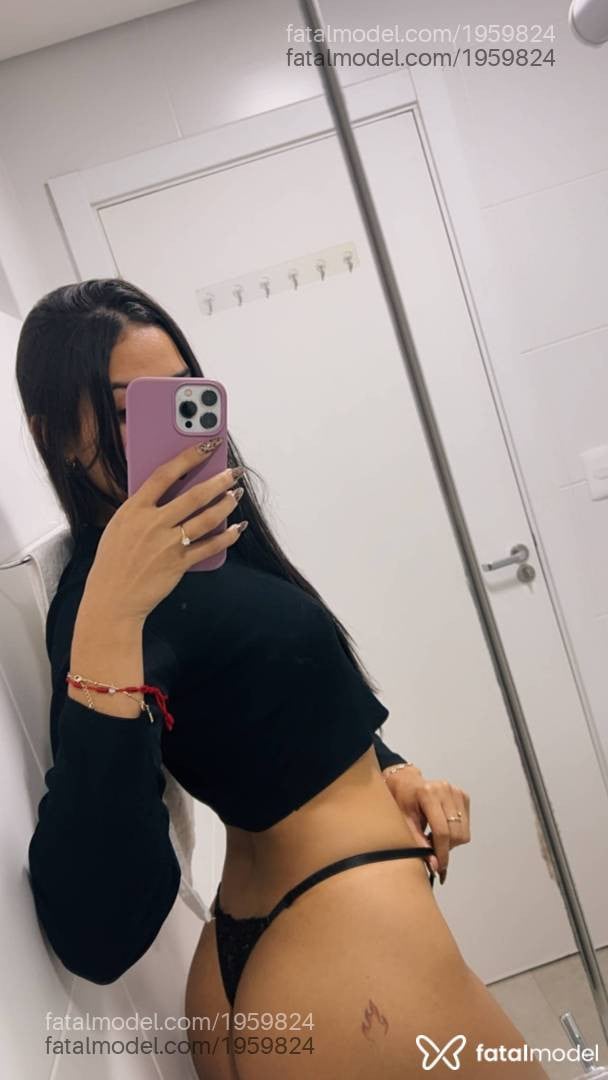 Acompanhante mulher morena (o) de olhos pretos em Balneário Camboriú - Kyara Safra