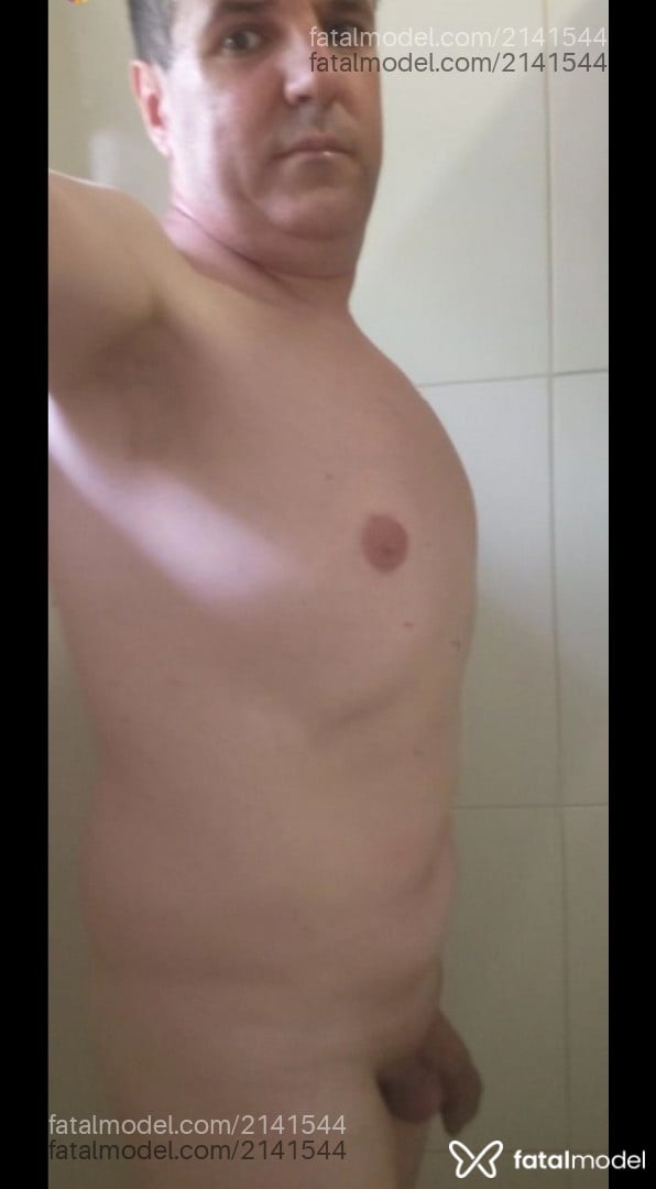 Acompanhante homem com cabelo castanho de olhos castanhos em Joinville - Wagner