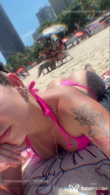 Acompanhante mulher com cabelo castanho de olhos mel em Ijuí - Mel Santini