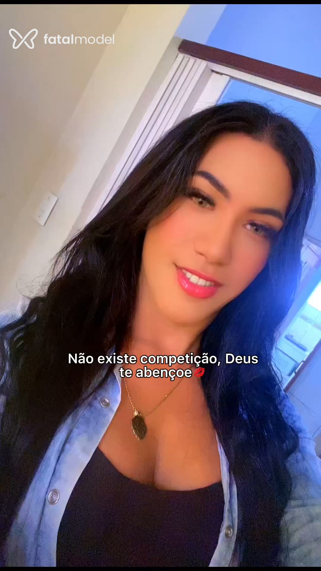 Acompanhante mulher trans morena (o) de olhos castanhos - Walleska Acompanhante mulher trans morena (o) de olhos castanhos - Walleska