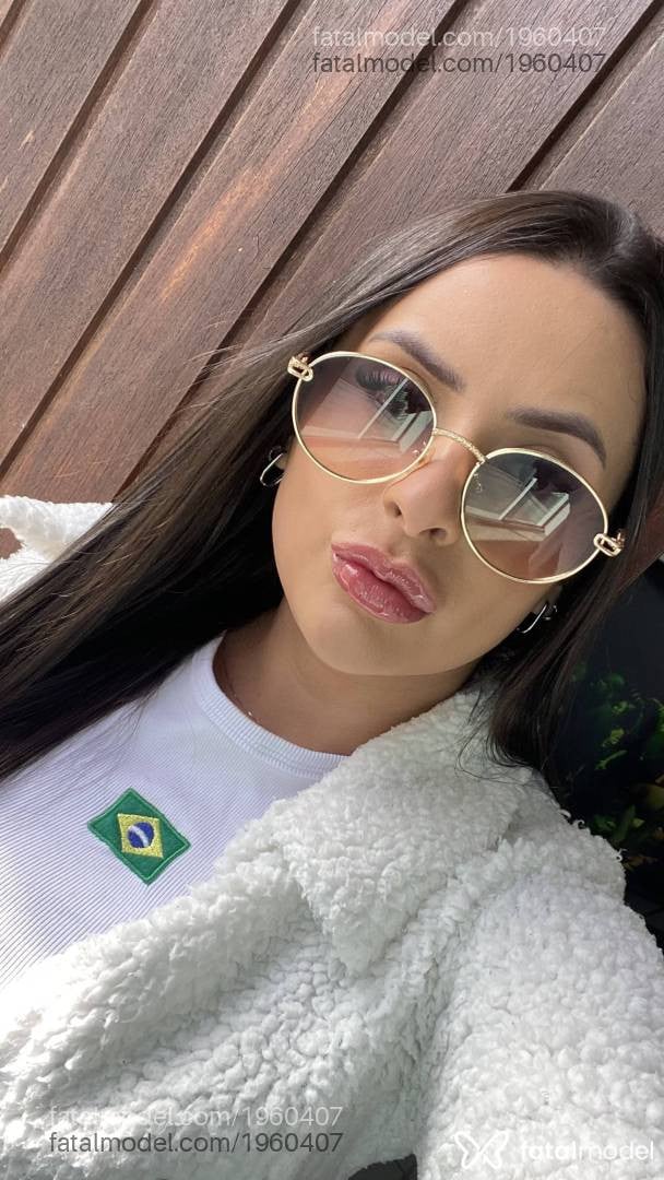 Acompanhante mulher com cabelo castanho de olhos castanhos em Florianópolis - Flávia