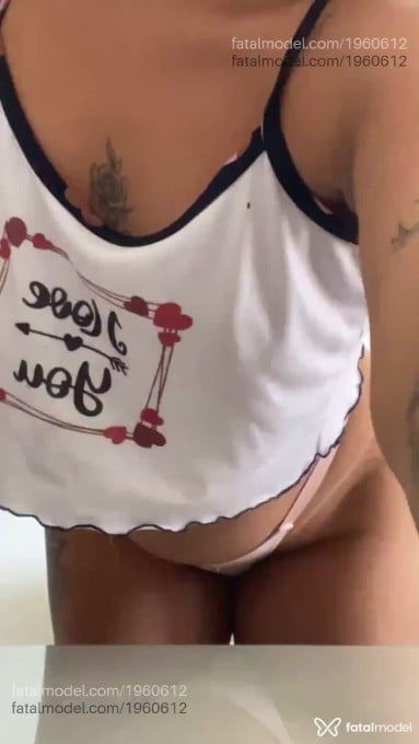 Acompanhante mulher com cabelo castanho de olhos castanhos em Salvador - Gabriela Ferraz