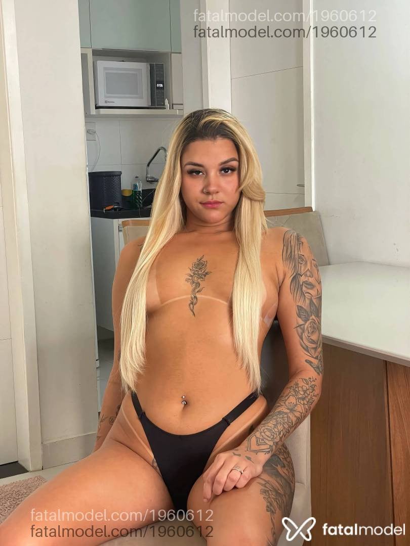 Acompanhante mulher com cabelo castanho de olhos castanhos - Gabriela Ferraz