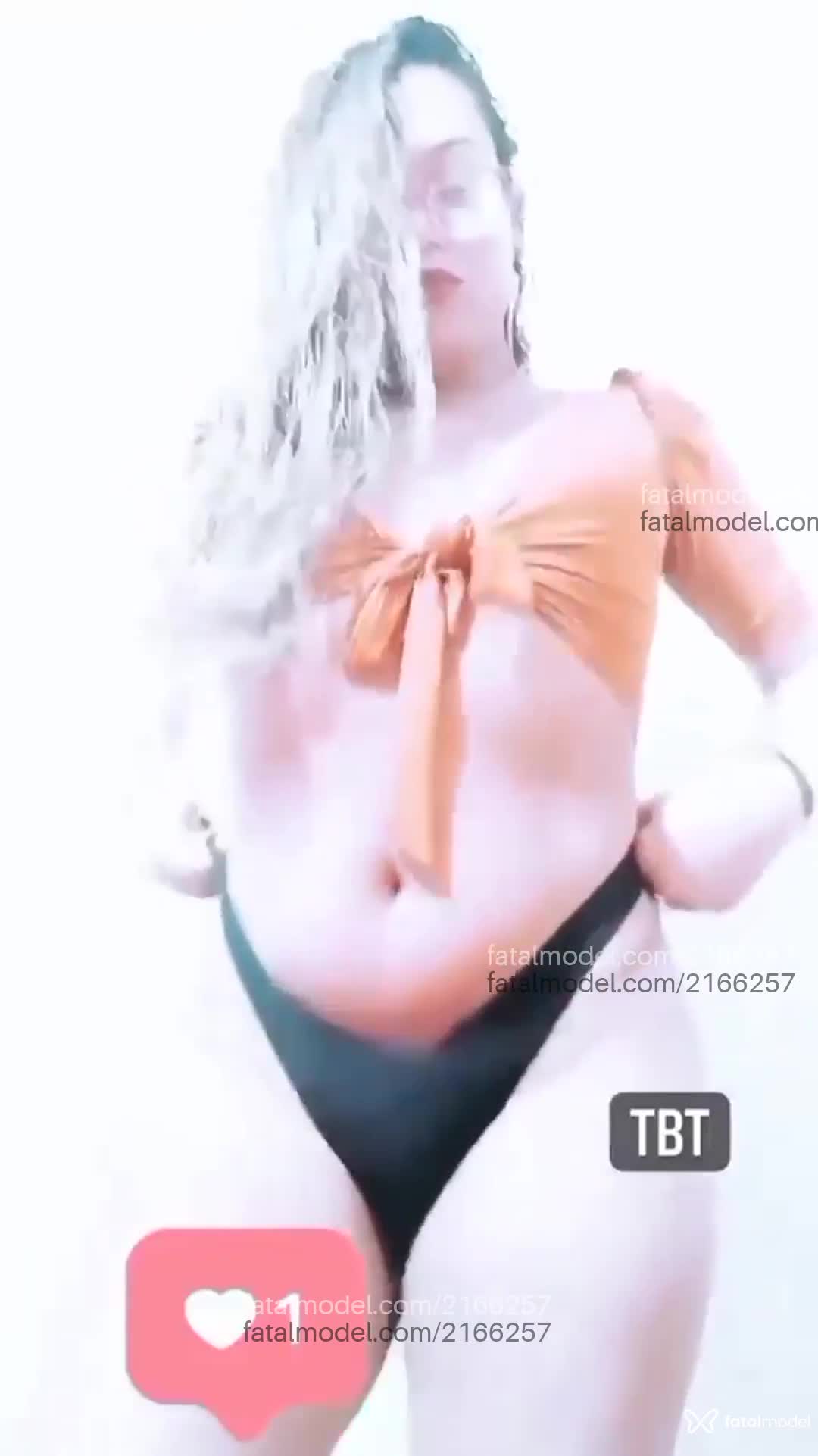 Acompanhante mulher trans com cabelo castanho de olhos mel em Itaguaí - Larisinha