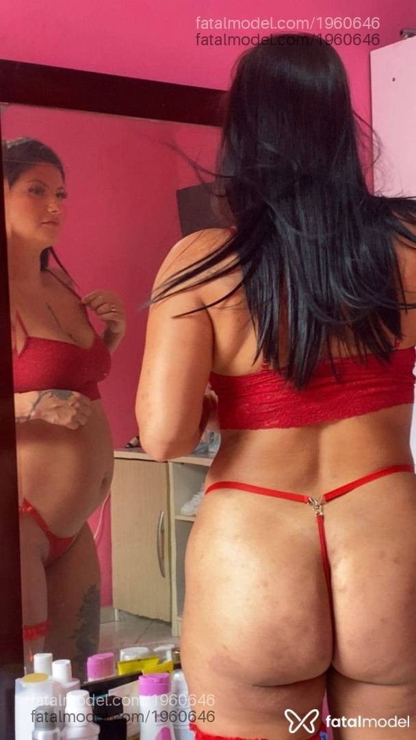 Acompanhante mulher com cabelo castanho de olhos verdes em Navegantes - Sara