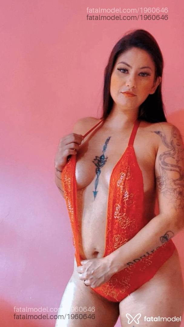 Acompanhante mulher com cabelo castanho de olhos verdes em Navegantes - Sara