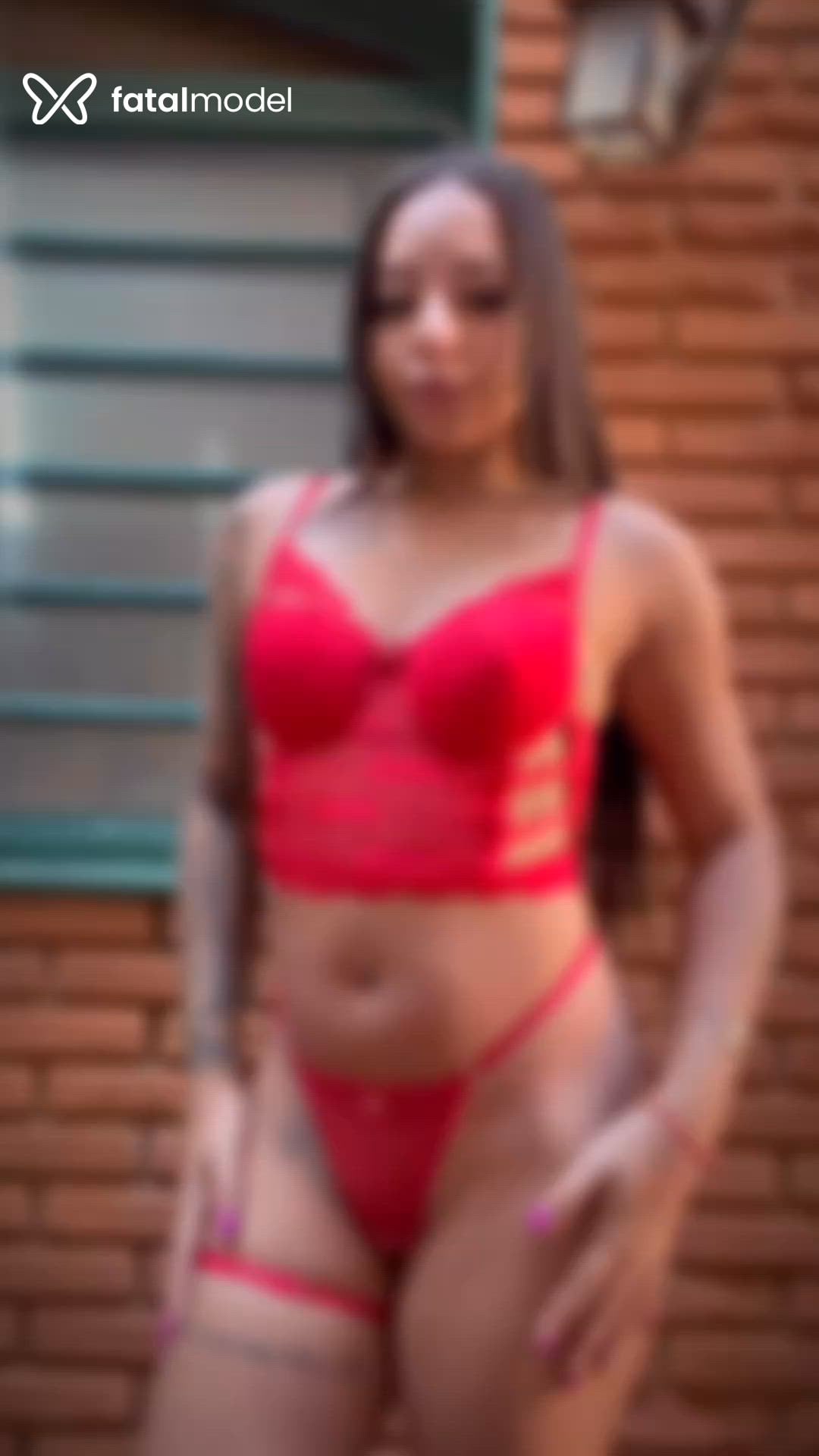 Acompanhante mulher com cabelo castanho de olhos castanhos - Larissa Emanoelly