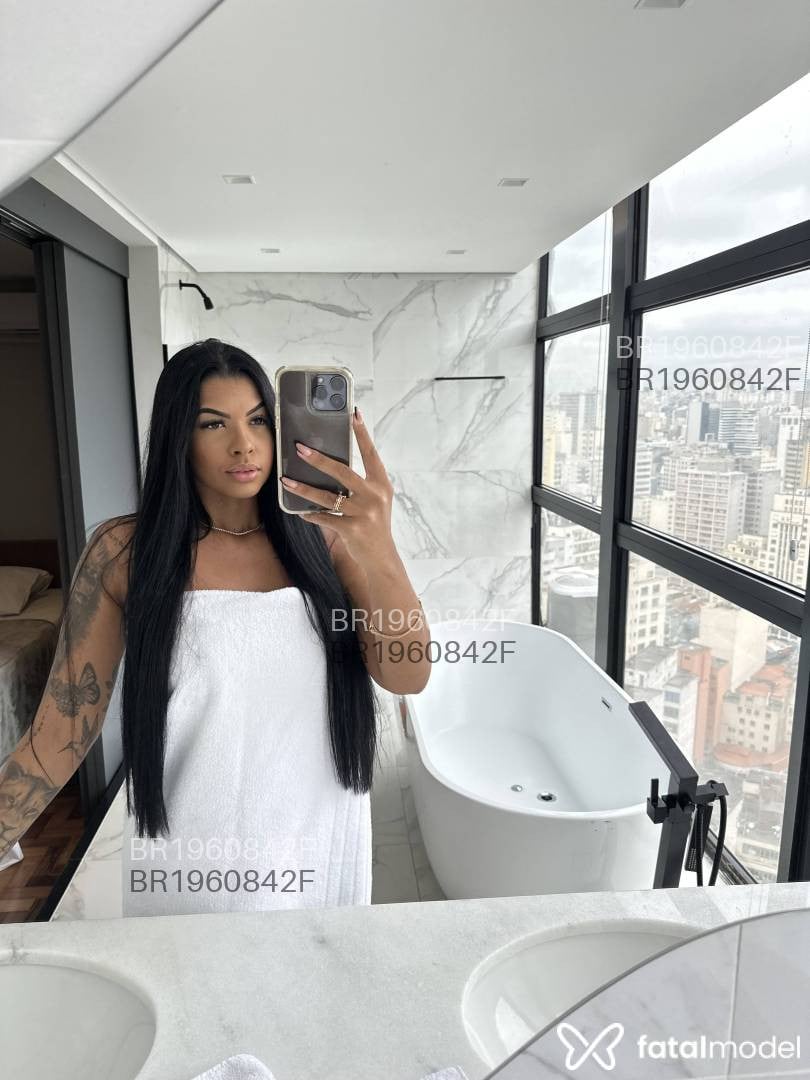 Acompanhante mulher morena (o) de olhos pretos em São Paulo Acompanhante mulher morena (o) de olhos pretos em São Paulo - Gabriella