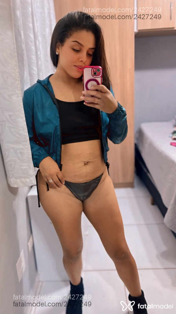 Acompanhante mulher com cabelo castanho de olhos castanhos em Virtual Acompanhante mulher com cabelo castanho de olhos castanhos em Virtual - Bianca