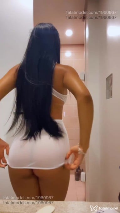 Acompanhante mulher morena (o) de olhos mel em Ipatinga Acompanhante mulher morena (o) de olhos mel em Ipatinga - Nicoli Belmont