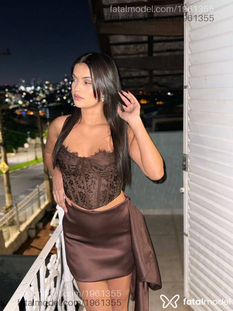Acompanhante mulher morena (o) de olhos castanhos em Cascavel - Lara Bittencourt