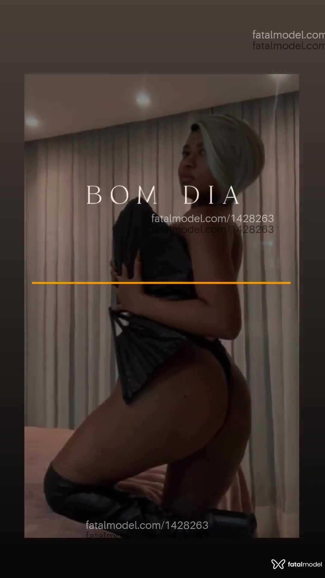 Acompanhante mulher loira (o) de olhos mel em Florianópolis - Cris Leal
