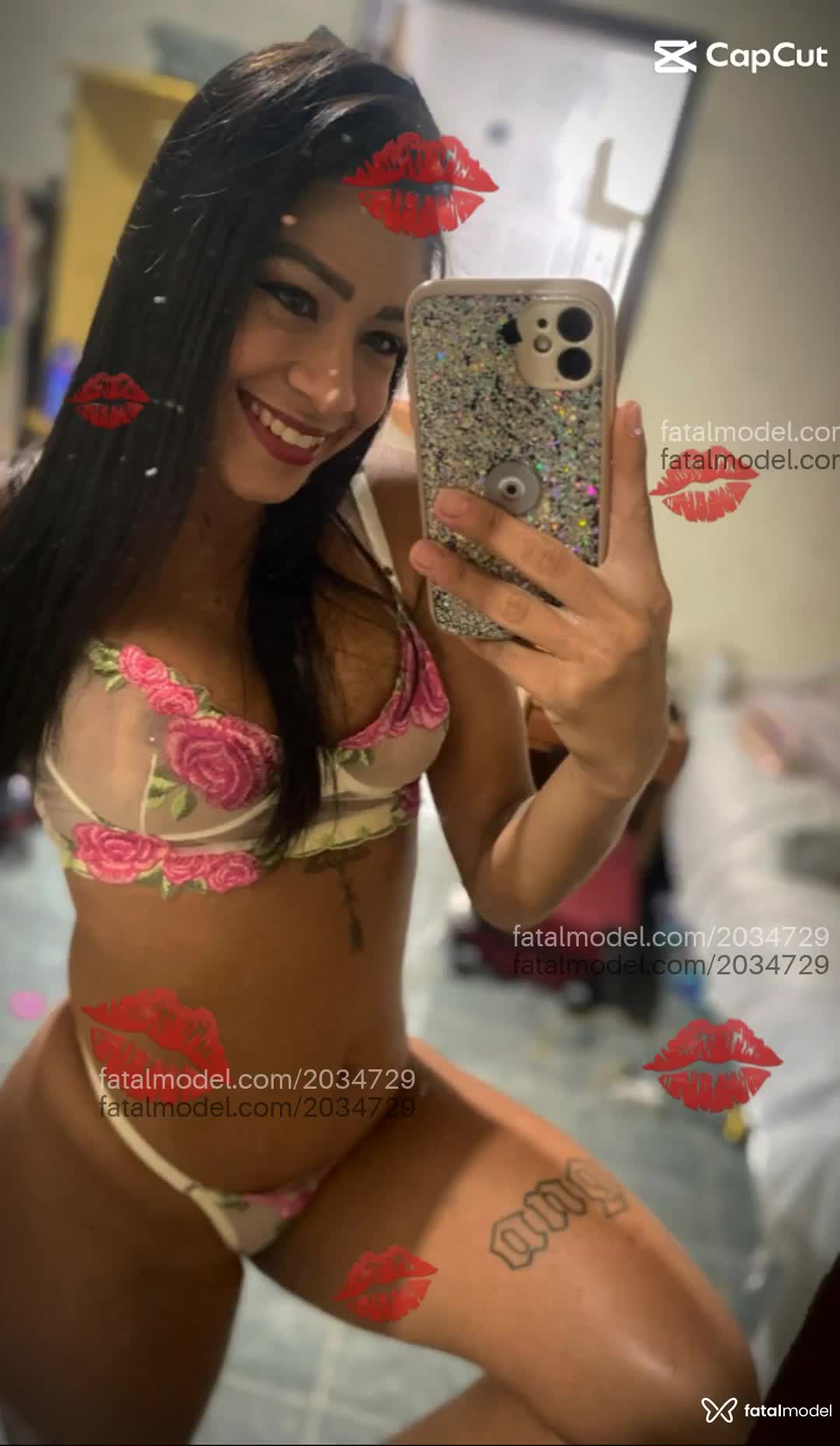 Acompanhante mulher morena (o) de olhos verdes em Virtual Acompanhante mulher morena (o) de olhos verdes em Virtual - Mel Silva