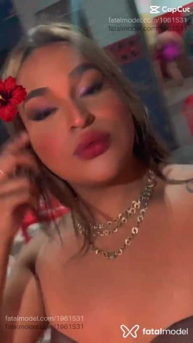 Acompanhante mulher trans morena (o) de olhos pretos em Caratinga Acompanhante mulher trans morena (o) de olhos pretos em Caratinga - Melissa