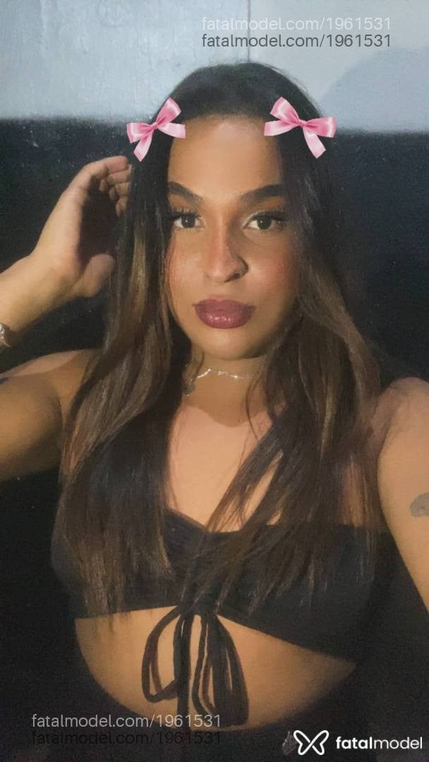 Acompanhante mulher trans morena (o) de olhos pretos - Melissa