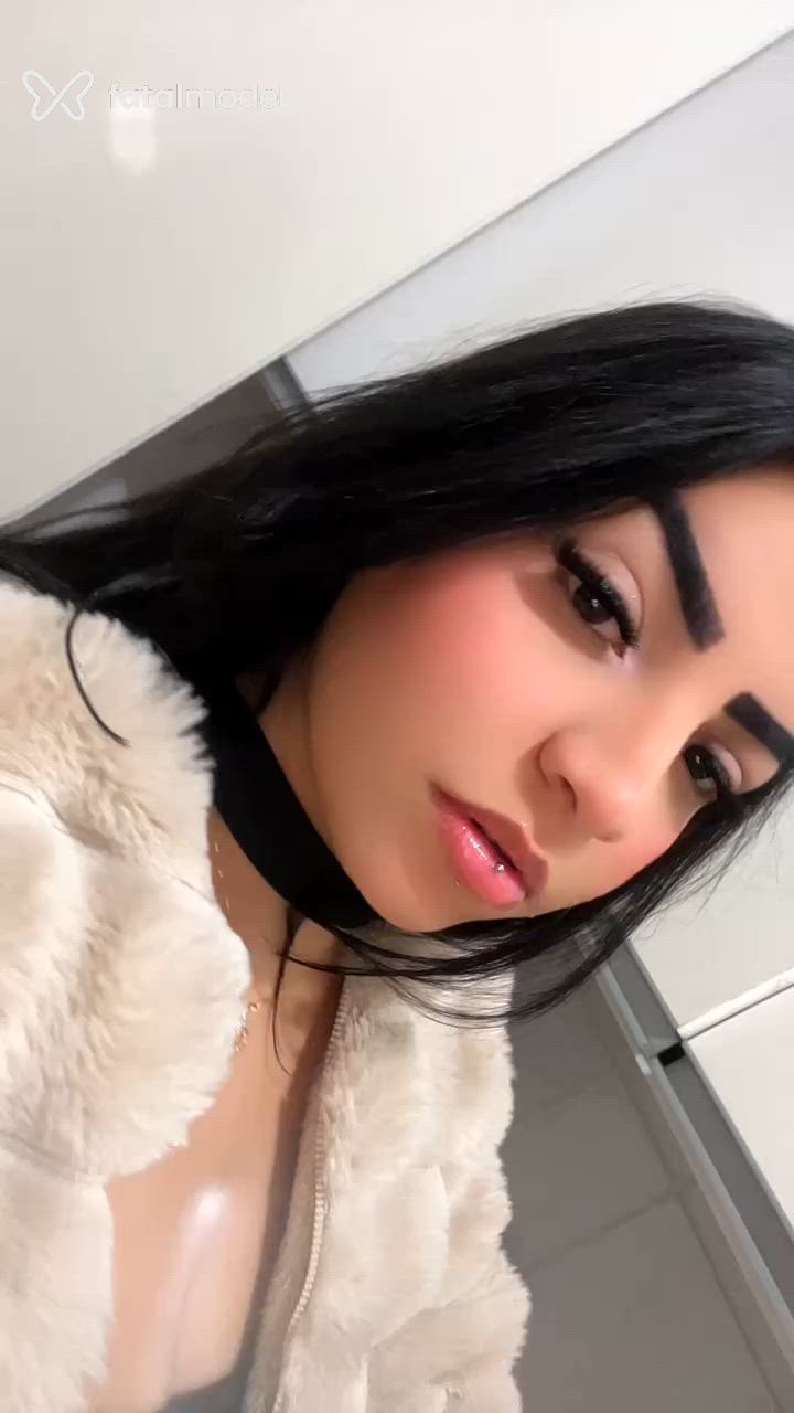 Acompanhante mulher morena (o) de olhos castanhos - Jade Chavier