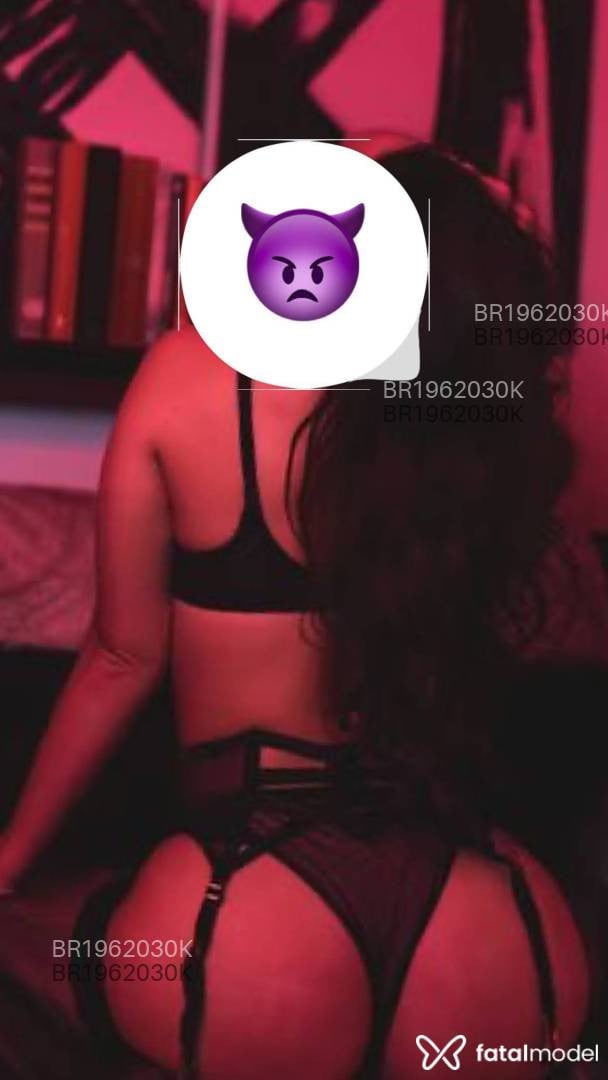 Acompanhante mulher com cabelo castanho de olhos castanhos - Maria Alvez Acompanhante mulher com cabelo castanho de olhos castanhos - Maria Alvez