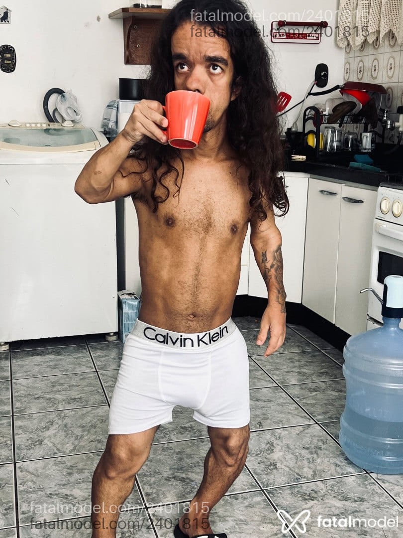 Acompanhante homem morena (o) de olhos castanhos em Balneário Camboriú - Léo Anao