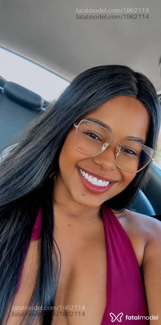 Acompanhante mulher morena (o) de olhos pretos - Fernanda
