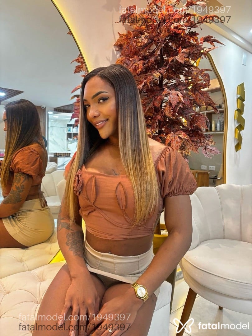 Acompanhante mulher trans com cabelo castanho de olhos castanhos em São Paulo - Lais Victoria
