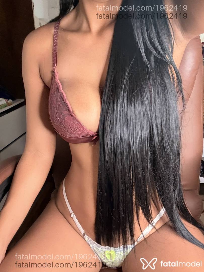Acompanhante mulher morena (o) de olhos pretos em Virtual - Sophie