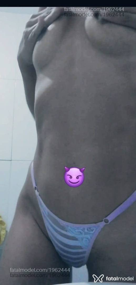 Acompanhante mulher com cabelo castanho de olhos pretos em Cabo Frio - Maya Freitas