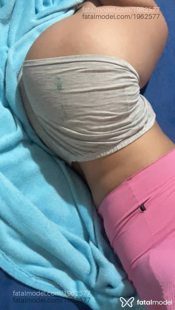 Acompanhante mulher loira (o) de olhos verdes - Júlia