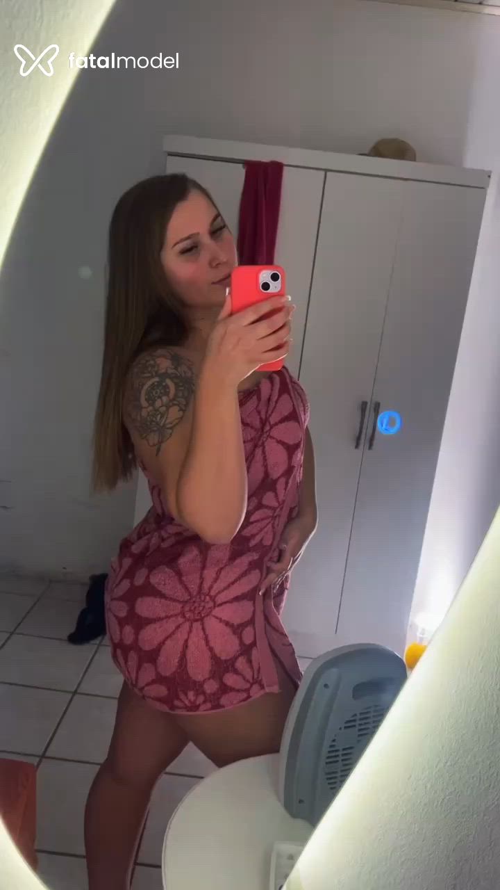 Acompanhante mulher loira (o) de olhos verdes - Júlia