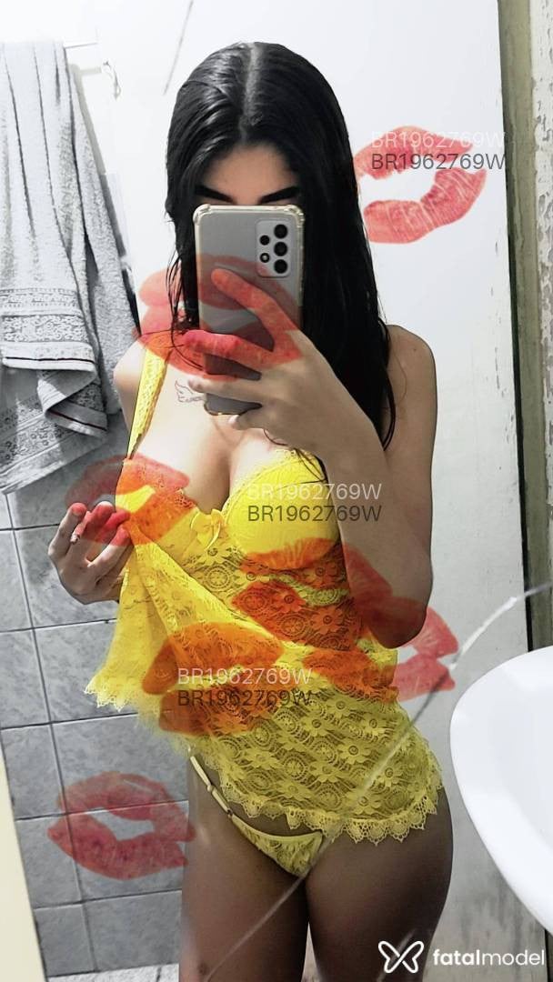 Acompanhante mulher com cabelo castanho de olhos castanhos em Virtual Acompanhante mulher com cabelo castanho de olhos castanhos em Virtual - Sasa oliveira