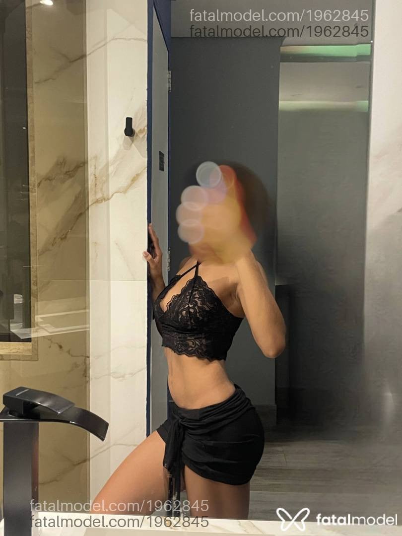 Acompanhante mulher ruiva (o) de olhos pretos - Maisa