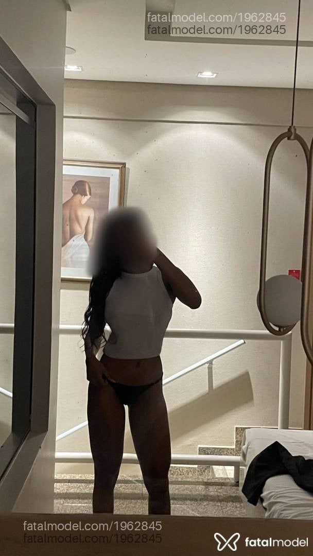 Acompanhante mulher ruiva (o) de olhos pretos - Maisa