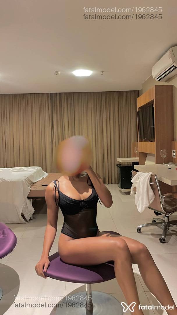 Acompanhante mulher ruiva (o) de olhos pretos - Maisa
